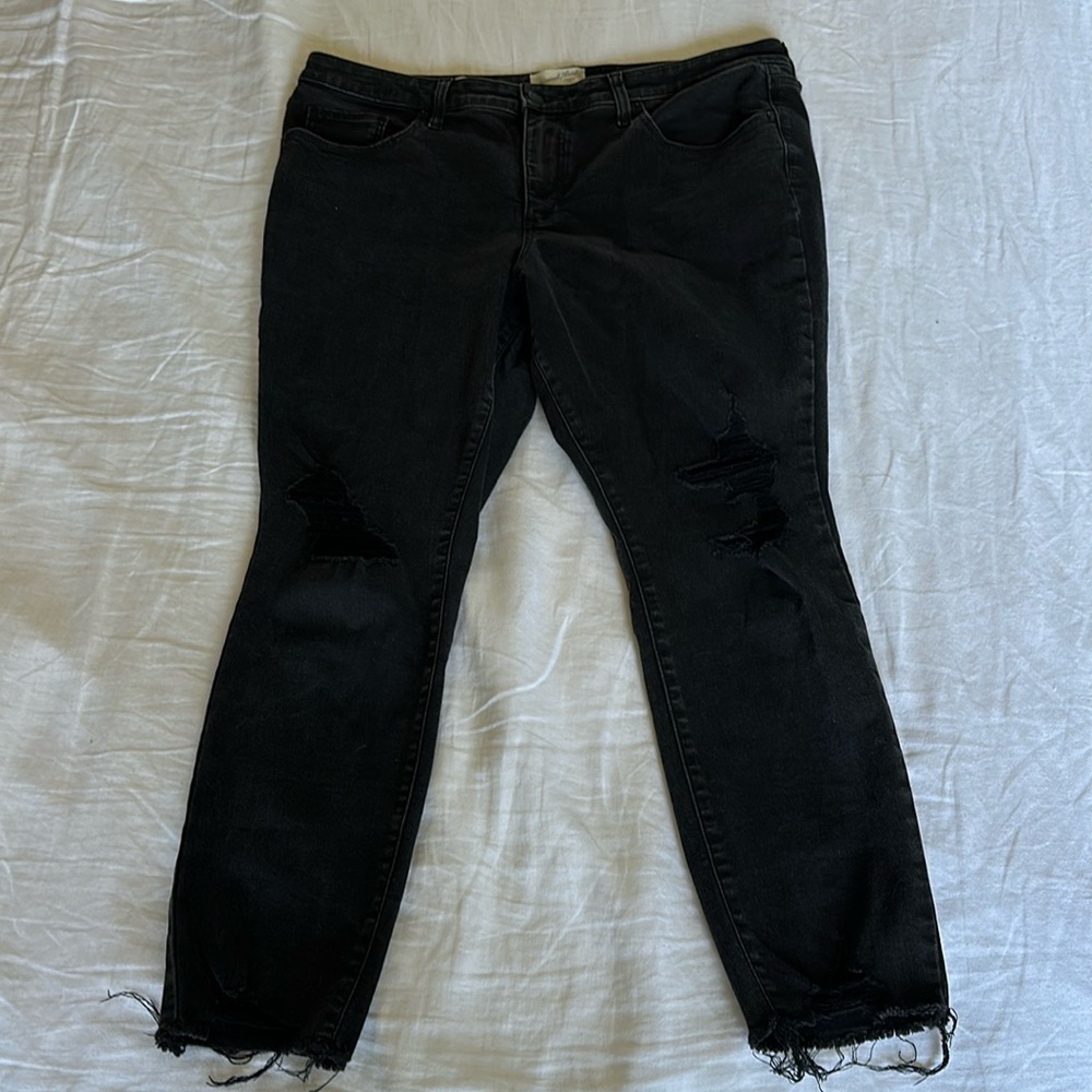 Universal Thread Black Ripped Jeans